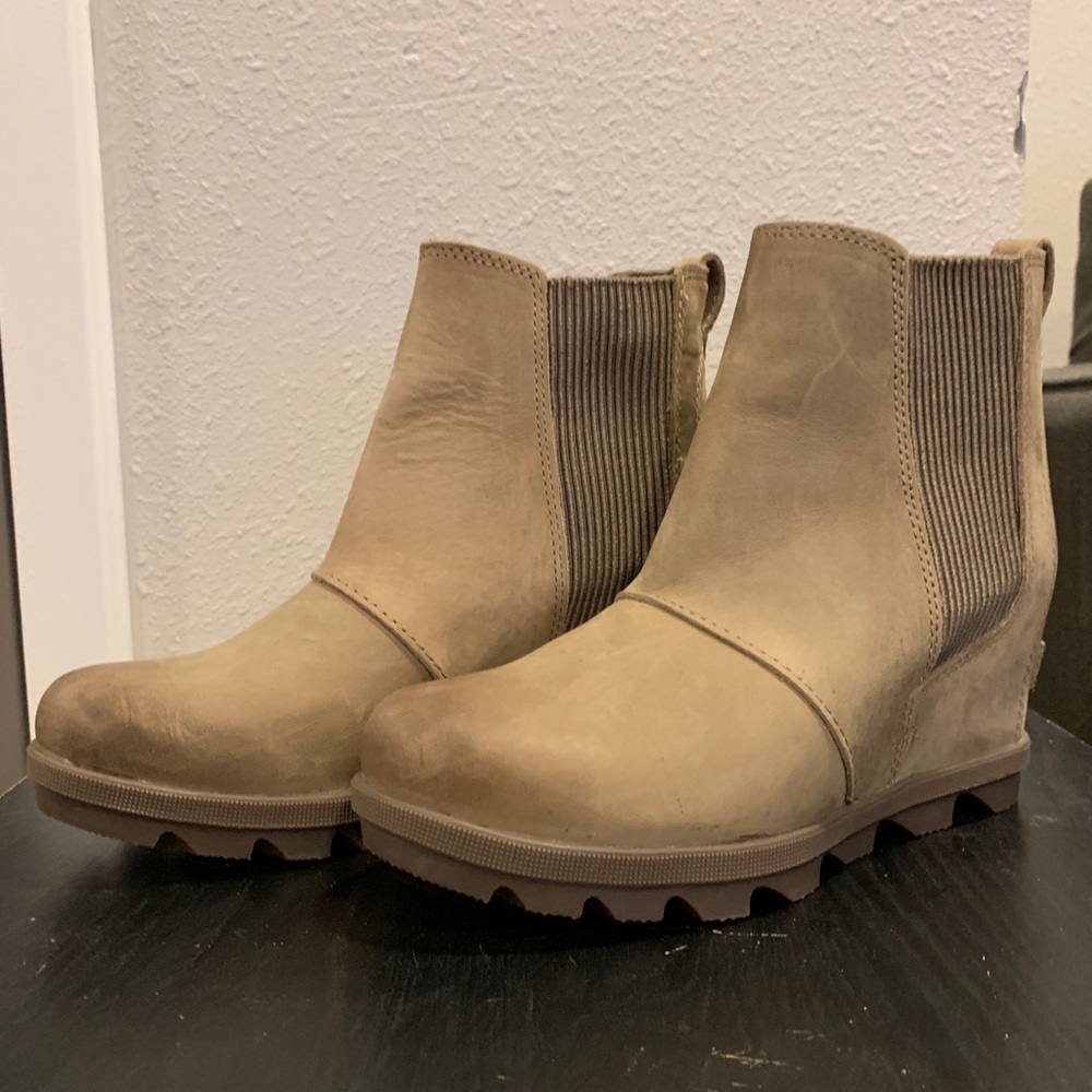 NWOT Women’s 6.5 Sorel Wedge Chelsea Boot